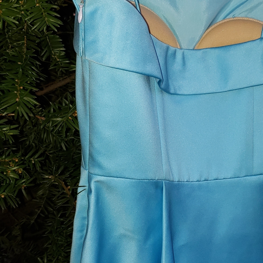 Cache Gown Blue Spaghetti Strap Style Gown SIZE 6 - Picture 3 of 8